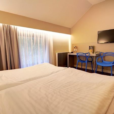 Bed and Breakfast Auto Port Przytoczna à Nowa Niedrzwica Extérieur photo