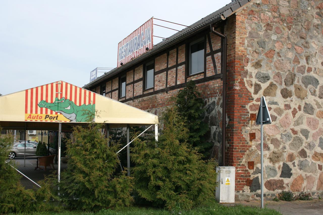 Bed and Breakfast Auto Port Przytoczna à Nowa Niedrzwica Extérieur photo