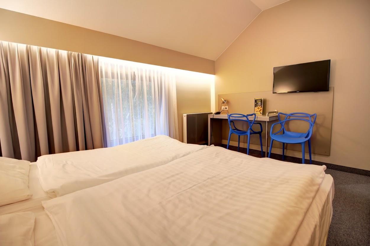 Bed and Breakfast Auto Port Przytoczna à Nowa Niedrzwica Extérieur photo